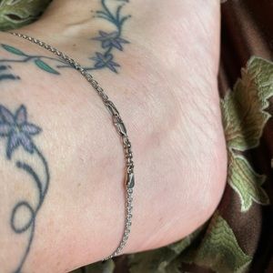 White gold 14KT link ankle bracelet. 10”